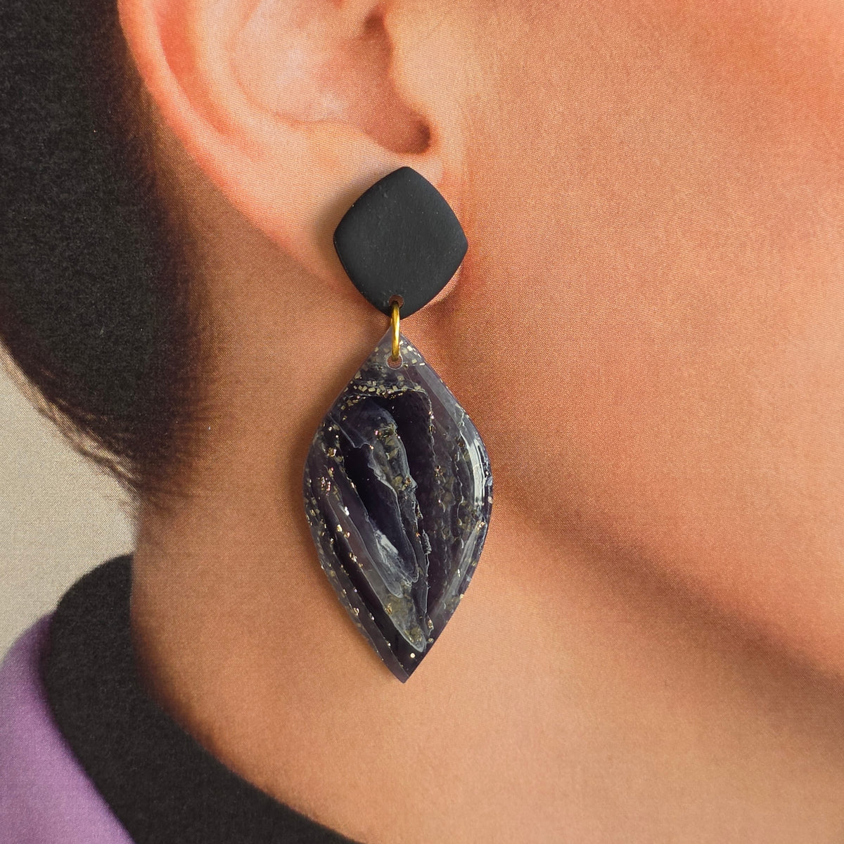 Obsidian Leaf