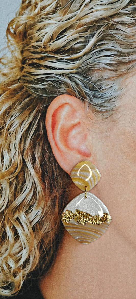 Statement Oorbellen Golden Dune – Goud & Crème