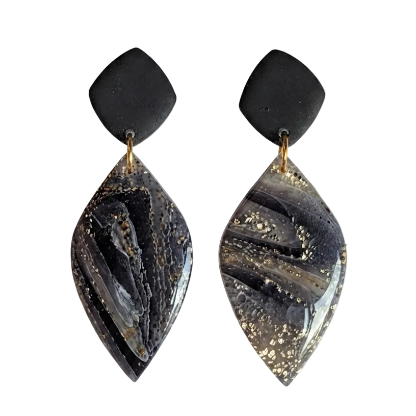Obsidian Leaf