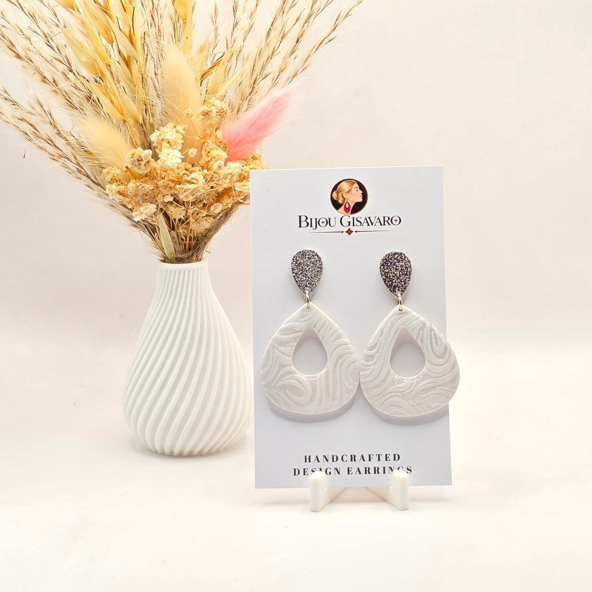 Statement Witte Dangle Oorbellen