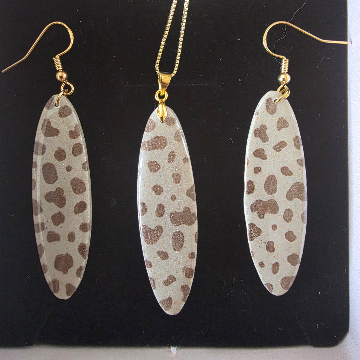 Statement Savannah Print Elegance – Ketting & Oorbellen